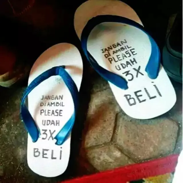 8 Potret Sandal Anti Maling ala Netizen Ini Bikin Tepuk Jidat