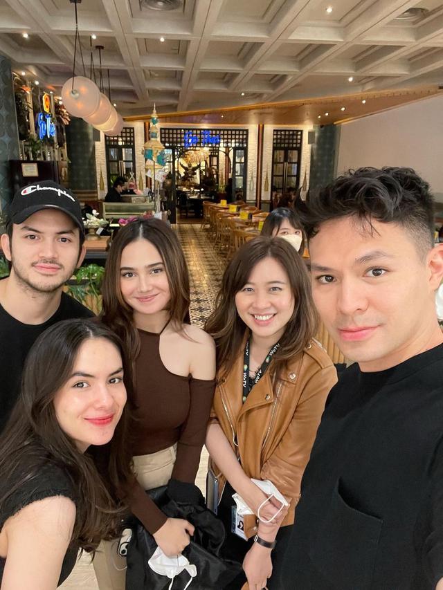 Rehabilitasi Rawat Jalan, Ini 6 Potret Kebersamaan Rizky Nazar dan Syifa Hadju