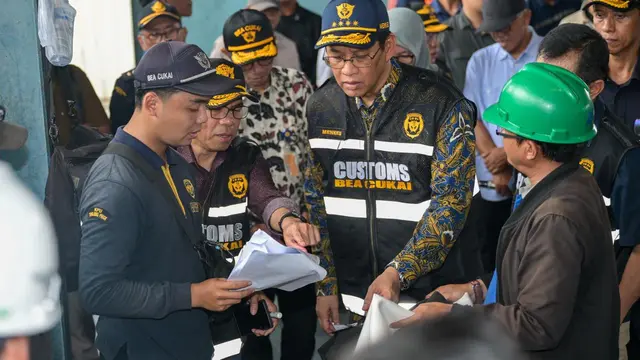 Menteri Keuangan Purbaya Yudhi Sadewa dalam acara Peresmian Program PINTAR Reksa Dana, di Main Hall BEI, Jakarta, Senin (27/4/2026). (Liputan6.com/Tira)