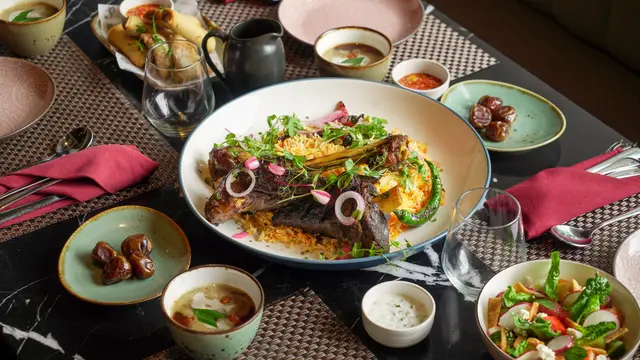 Bersiap Buka Puasa Ramadan 2024, Cut & Grill Sediakan Family Platter dengan Hidangan Bergaya Arabian