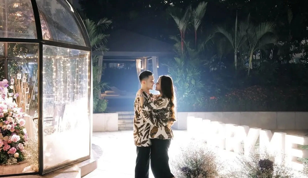 Jess No Limit bahkan beberapa kali pernah muncul dalam konten ulasan makanan Sisca Kohl. Jess No Limit sendiri pernah membagikan foto dirinya mengenakan kaus couple bersama Sisca Kohl yang bertuliskan "Aku adalah punyamu. Punyamu adalah punyaku."