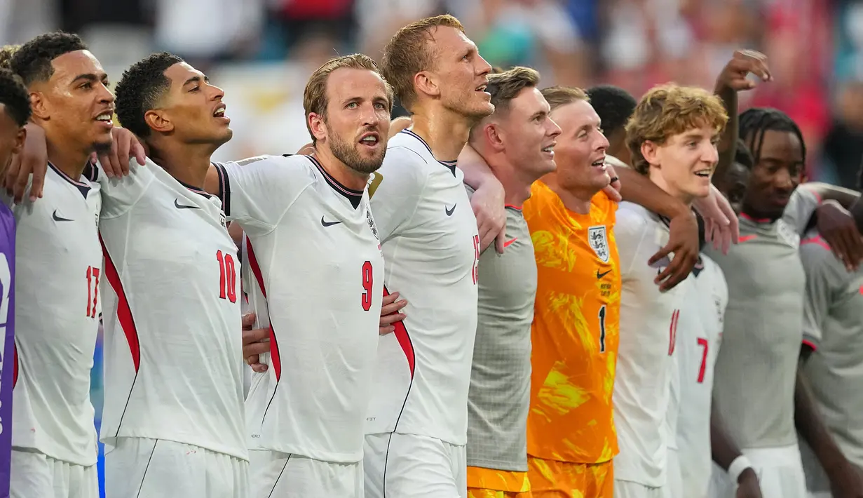 Para pemain Inggris merayakan kemenangan atas Norwegia dalam pertandingan perempat final Piala Dunia sepak bola di Miami Gardens, Florida, Sabtu, 11 Juli 2026. (AP Photo/Julio Cortez)