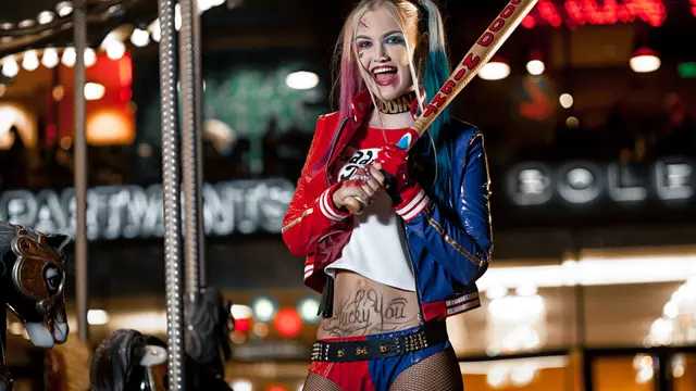Harley Quinn.