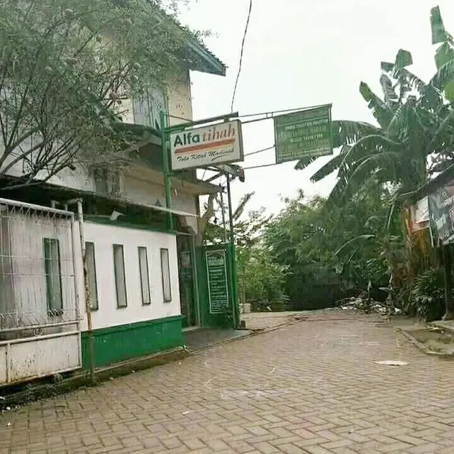 6 Nama Minimarket Terkenal Diplesetkan Ini Kocak, Pembeli Bisa Salah Fokus