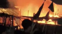 Kebakaran Besar Gudang Pembuatan Kapal di Pulau Seribu