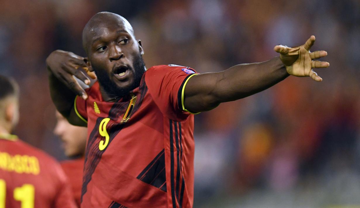 Romelu Lukaku. Striker Belgia ini juga tengah menjalani periode keduanya bersama mantan timnya, Chelsea di Liga Inggris musim ini. Bersama Timnas Belgia ia menjadi top skor dengan mencetak 68 gol dari 101 laga, unggul dari Eden Hazard di posisi kedua yang baru mengoleksi 33 gol. (AFP/John Thys)