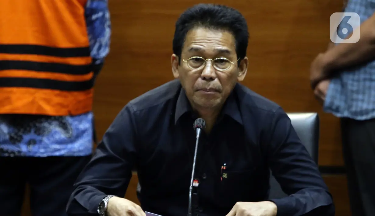 Wakil Ketua Komisi Pemberantasan Korupsi (KPK), Johanes Tanak saat menyampaikan rilis penahanan Hakim Agung, Gazalba Saleh di Gedung Merah Putih KPK, Jakarta, Kamis (8/12/2022). Gazalba Saleh ditahan usai penyidik melakukan pemeriksaan. Gazalba ditahan di Rumah Tahanan (Rutan) KPK Pomdam Jaya, Jakarta Selatan, selama 20 hari ke depan. (Liputan6.com/Helmi Fithriansyah)