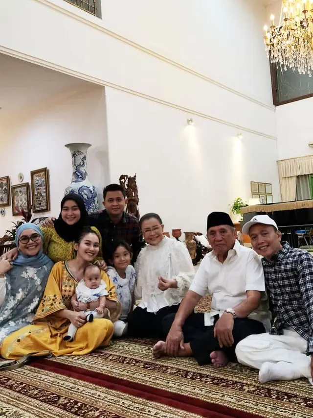 Ayu Ting Ting kumpul bersama tantenya (Instagram/ayutingting92)