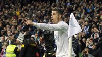 Bintang Real Madrid, Cristiano Ronaldo memimpin top scorer sementara Liga Champions dengan koleksi 12 gol.  (AP/Paul White)