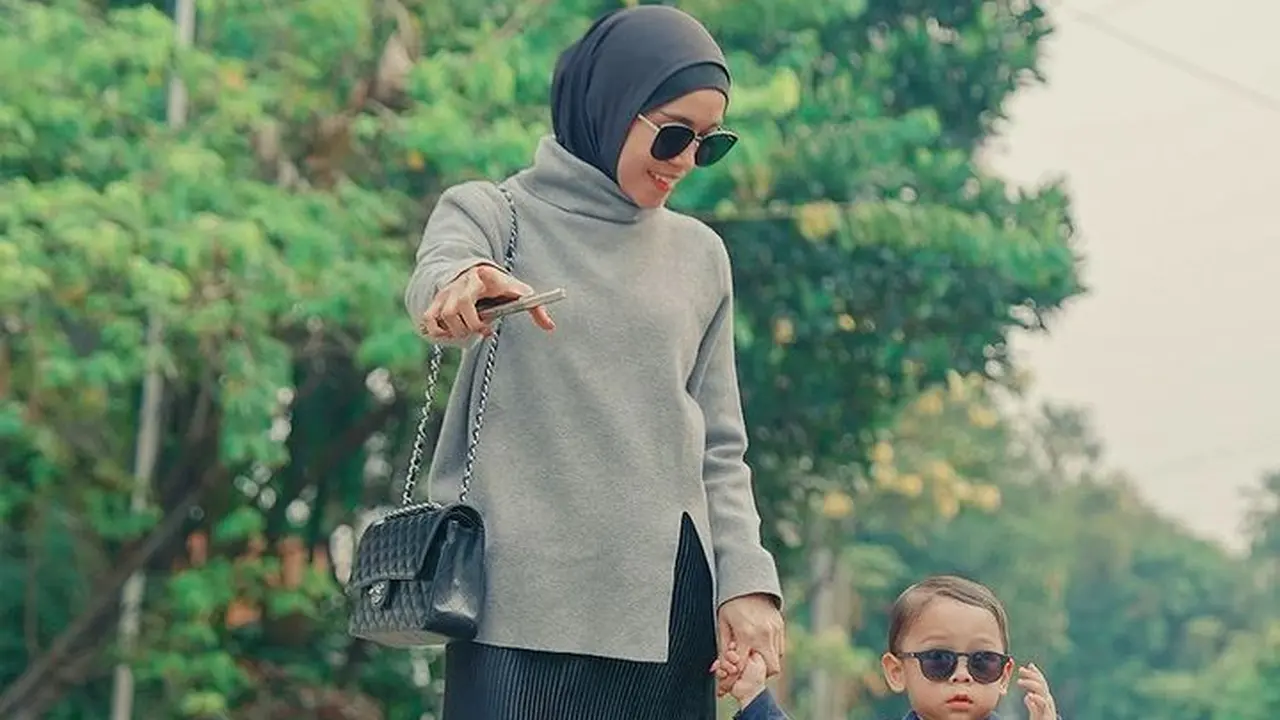 Video Tangisan Lesti Bikin Gempar, Ternyata Air Mata Bahagia Menyambut Shopee Live Perdananya!