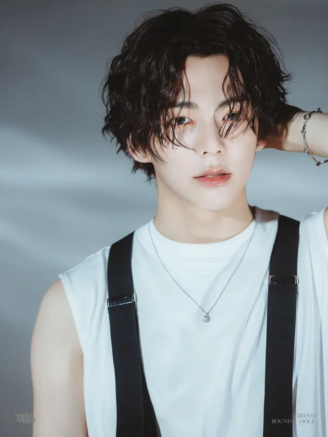Minchan Verivery. (Jellyfish Entertainment via Soompi)