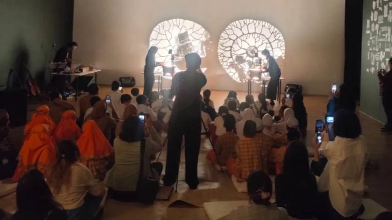 Museum MACAN Gelar Pertunjukan Wayang Kertas Eksperimental