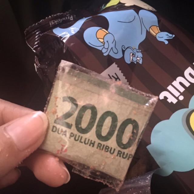 6 Potret Makanan Ringan Berhadiah Uang Lebih dari 1 Lembar Ini Bikin Untung