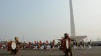 Tim Marching Band Taruna Akademi Militer tampil memeriahkan HUT RI ke-69 di kawasan Tugu Monas, Jakarta, (31/8/2014). (Liputan6.com/Helmi Fithriansyah)