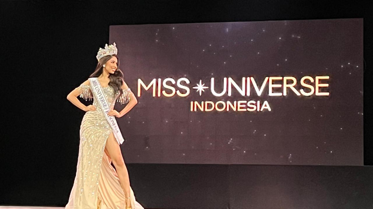 Clara Shafira Krebs dalam Press Conference Miss Universe Indonesia 2024 (Fimela.com/Dok/Rianti Fitri Wulandari)