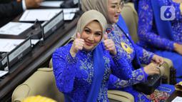 Penyanyi, Iyeth Bustami saat rapat paripurna pelantikan anggota DPR Republik Indonesia terpilih periode 2024-2029 di Gedung Nusantara, Kompleks Parlemen, Senayan, Jakarta, Selasa (1/10/2024). Iyeth Bustami terpilih dari Partai Kebangkitan Bangsa (PKB) daerah pemilihan Riau I dengan perolehan suara sebanyak 80.750. (Liputan6.com/Angga Yuniar)