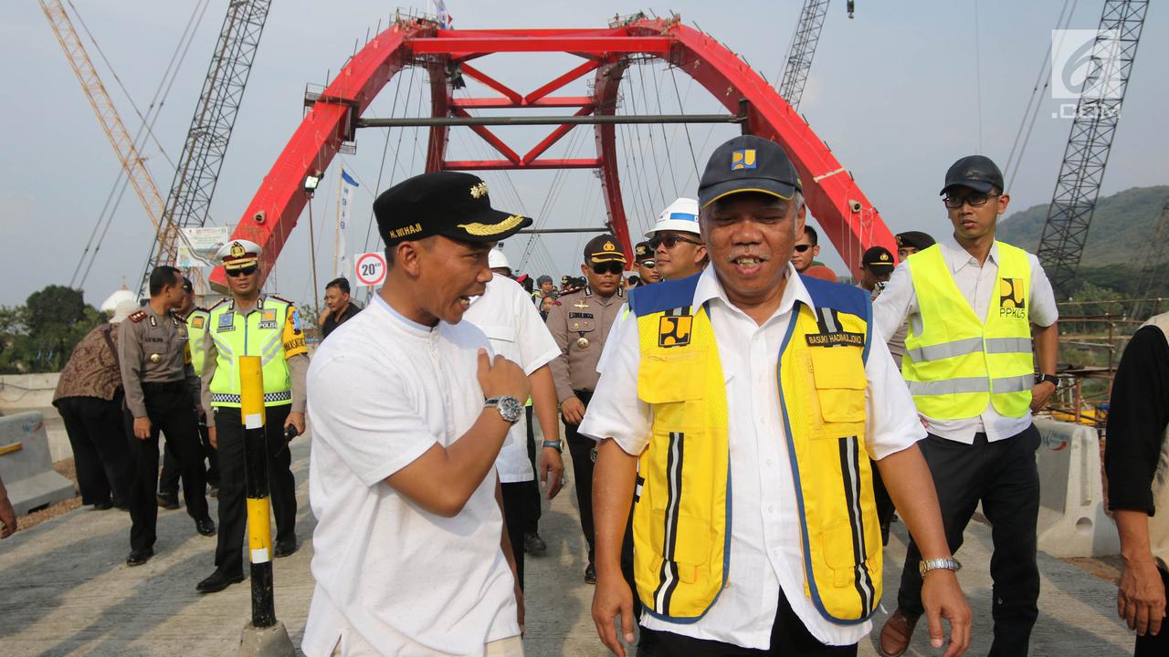 Naiki Truk, Menteri PUPR Uji Coba Jembatan Kali Kuto