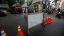 Kondisi lalu lintas sekitar proyek revitalisasi Jembatan Cibubur, Jakarta, Selasa (2/8/2022). Revitalisasi ditargetkan selesai pada 6 November 2022. (Liputan6.com/Faizal Fanani)