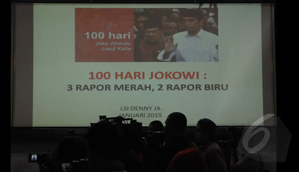 Lingkaran Survei Indonesia (LSI) memaparkan hasil survei LSI '100 Hari Jokowi 3 Rapor Merah dan 2 Rapor Biru di gedung LSI, Jakarta, Kamis (29/1/2015).  (Liputan6.com/Andrian M Tunay)