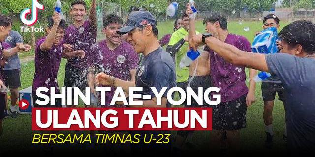 VIDEO TikTok Bola: Berulang Tahun, Shin Tae-yong Dapat Guyuran dari Pemain Timnas Indonesia U-23