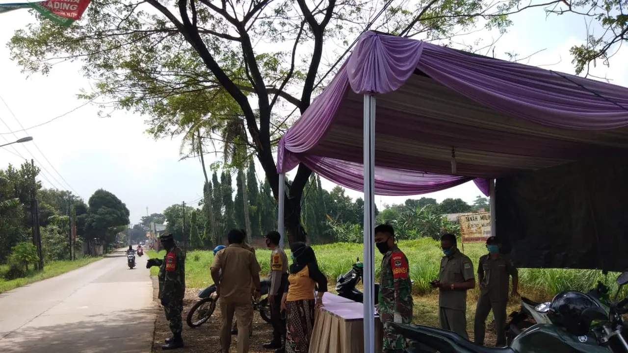 Sosialisasi PSBB Bekasi dilakukan antara lain di Desa Taman Rahayu, Setu, Kabupaten Bekasi yang berbatasan dengan Cileungsi, Bogor
