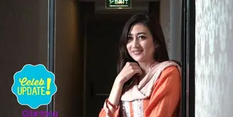 Helmalia Putri adu akting dengan anak dari India.