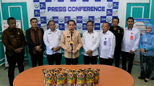 Ekspor perdana kerupuk kulit ikan patin