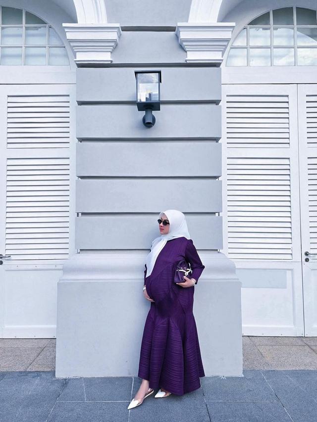 8 Potret Syahrini di Kehamilan 8 Bulan, Sudah Siapkan Kamar Bayi