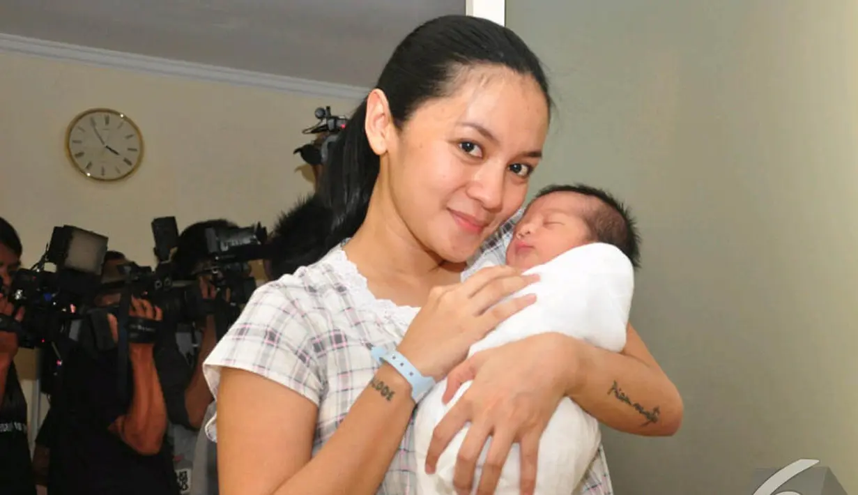 Mantan penyanyi cilik di tahun 90an ini ternyata pernah mengalami keguguran di tahun 2012. Saat itu usia kandungannya baru 2 bulan (Liputan6.com/Panji Diksana)
