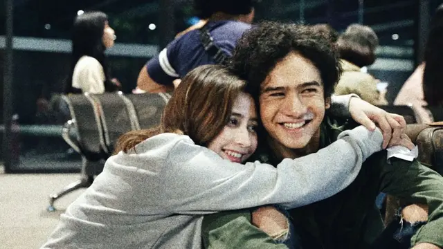 Main Web Series Bareng, Ini 6 Potret Prilly Latuconsina dan Kevin Ardilova