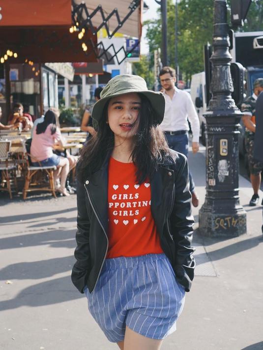 Download Foto Gaya Tissa Biani Saat Pakai Topi Tampil Menawan Hot Liputan6 Com PSD Mockup Templates