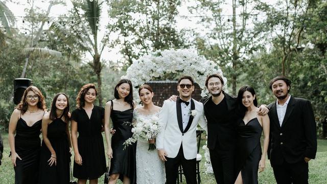 Kenya Nindia Elsa menikah pada 22-02-2022 (Foto: Instagram/@kenyanind/ sylvia_fully88)