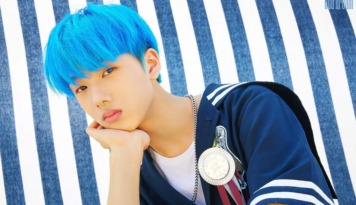 Maknae dari NCT, Jisung mempunyai skill ngedance yang di atas rata-rata. Meskipun masih berumur 16 tahun, akan tetapi skill ngedance patut diacungi jempol. (Foto: soompi.com)