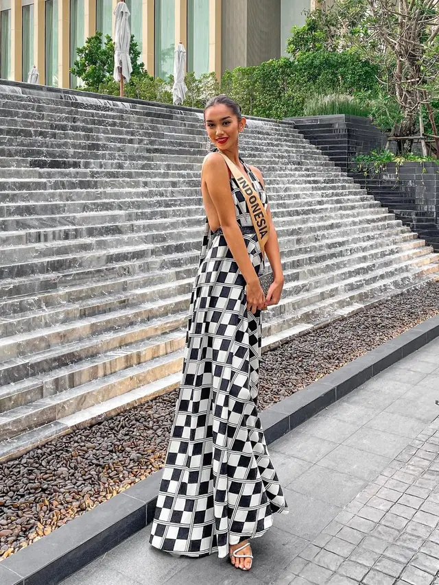 8 Potret Sophia Rogan di Phuket, Wakil Indonesia di Miss Grand International 2021