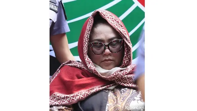 Temui Wartawan, Ini 5 Potret Terbaru Nunung Usai Terjerat Kasus Narkoba