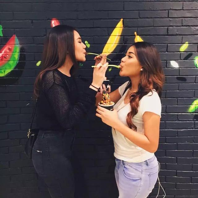 Jadi Mak Comblang, Ini 8 Potret Kebersamaan Aurel Hermansyah dengan Aaliyah Massaid