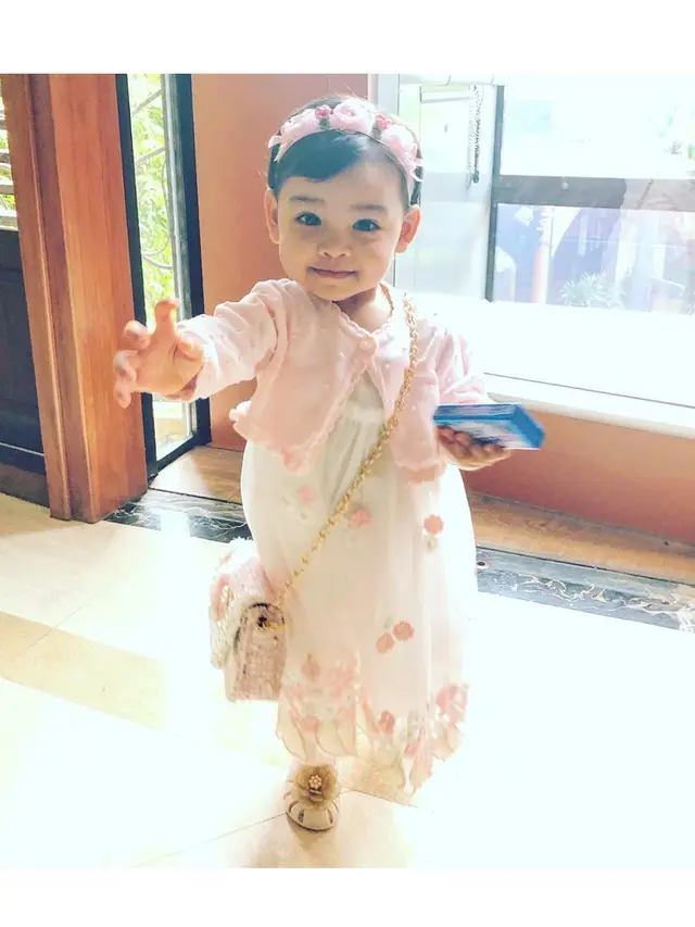 6 Potret Menggemaskan Siti Aafiyah, Putri Siti Nurhaliza