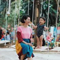 Punya peran baru menjadi seorang ibu bagi Andien Aisyah adalah hal yang paling menyenangkan. Bersama dengan Anaku Askara Biru atau akrab disapa Kawa, Andien selalu habiskan waktu di waktu luangnya. (Instagram/andienaisyah)