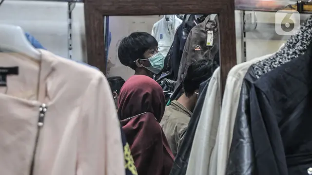 Jelang Lebaran, Bursa Pakaian Impor Bekas Ramai Diburu