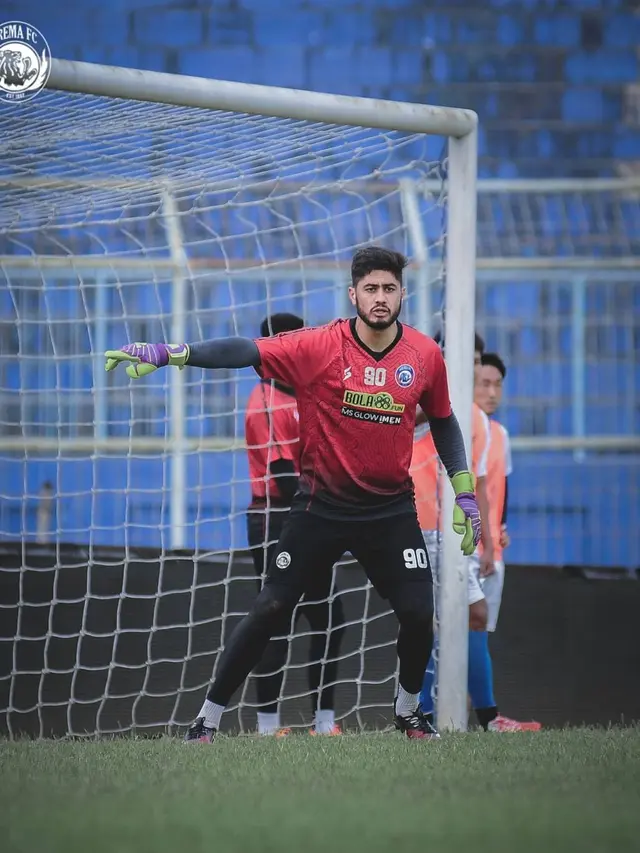 5 Potret Adilson Maringa di Sesi Latihan Arema FC, Fokus dan Tenang