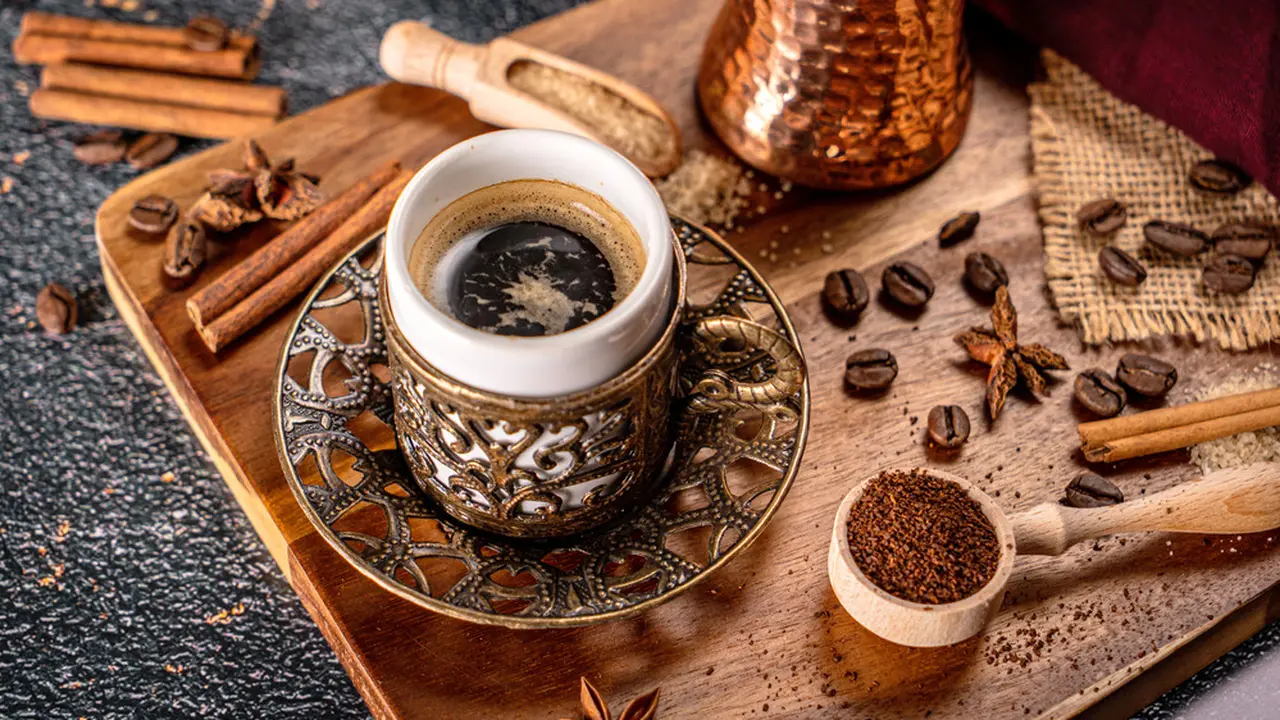 minuman kopi hitam arab
