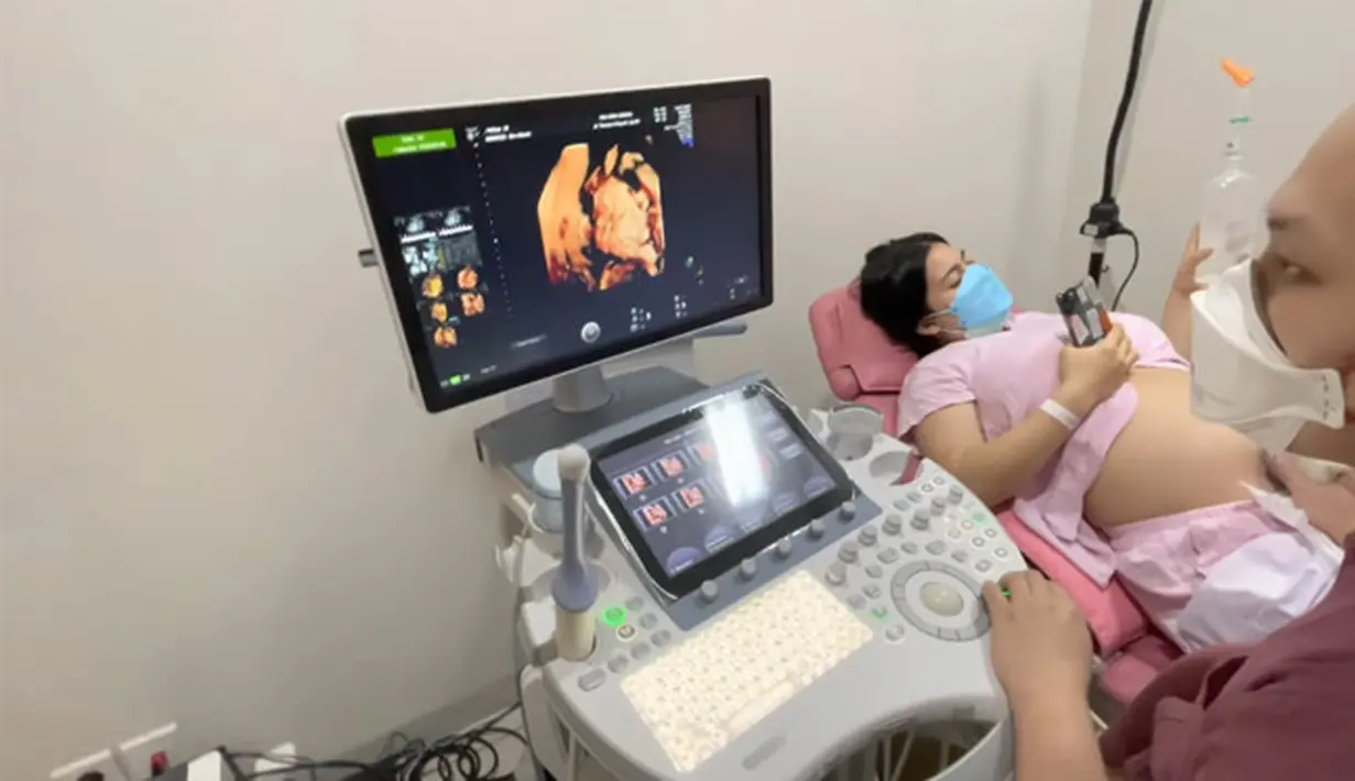 10 Potret Felicya Angelista (Youtube/FELITOgether Official)