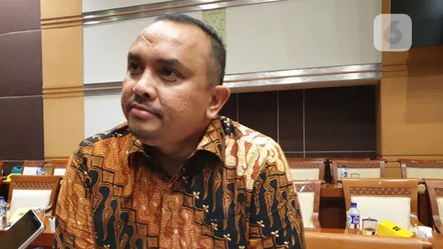 Dirut BAKTI, Anang Latif