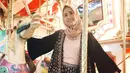 Fanny Fabriana memutuskan untuk mantap menggunakan hijab pada pertengah bulan Mei 2019. Ia juga mengunggah saat mentap berhijab di akun Instagram pribadinya. (Liputan6.com/IG/@fannyfabriana)