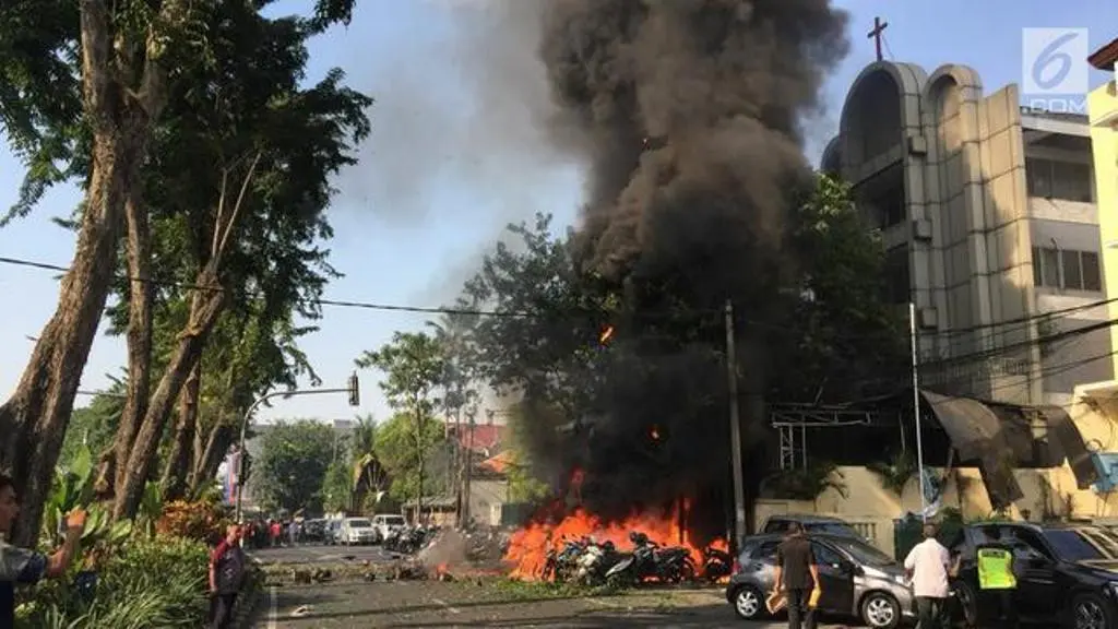 Ledakan bom terjadi di Gereja Katolik Santa Maria, Gubeng, Surabaya, Minggu (13/5). Bom juga meledak di KI Wonokromo Diponegoro, dan Gereja di Jalan Arjuno. (Liptan6.com/Istimewa)