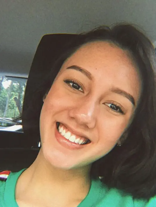Nabila memiliki senyum yang manis, bisa bikin diabetes nih!  (Liputan6.com/IG/nabilasudiro)
