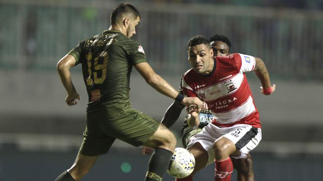 FOTO: Sempat Tertinggal, Madura United Bangkit Imbangi Tira Persikabo