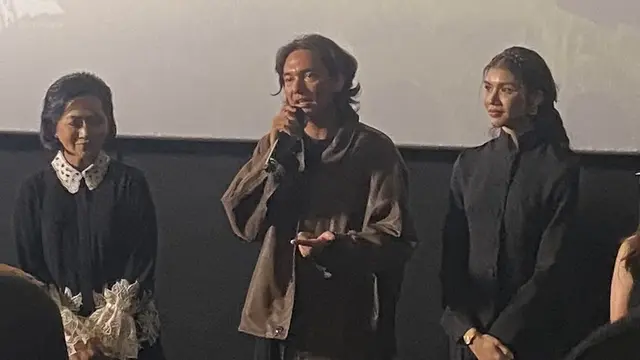 Adipati Dolken dalam acara pemutaran perdana film Mojoku Hilang! di Jakarta, Senin (24/8/2026). (Liputan6.com/Nola Vemiliana)