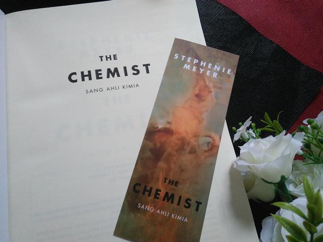 Novel The Chemist./Copyright Vemale/Endah