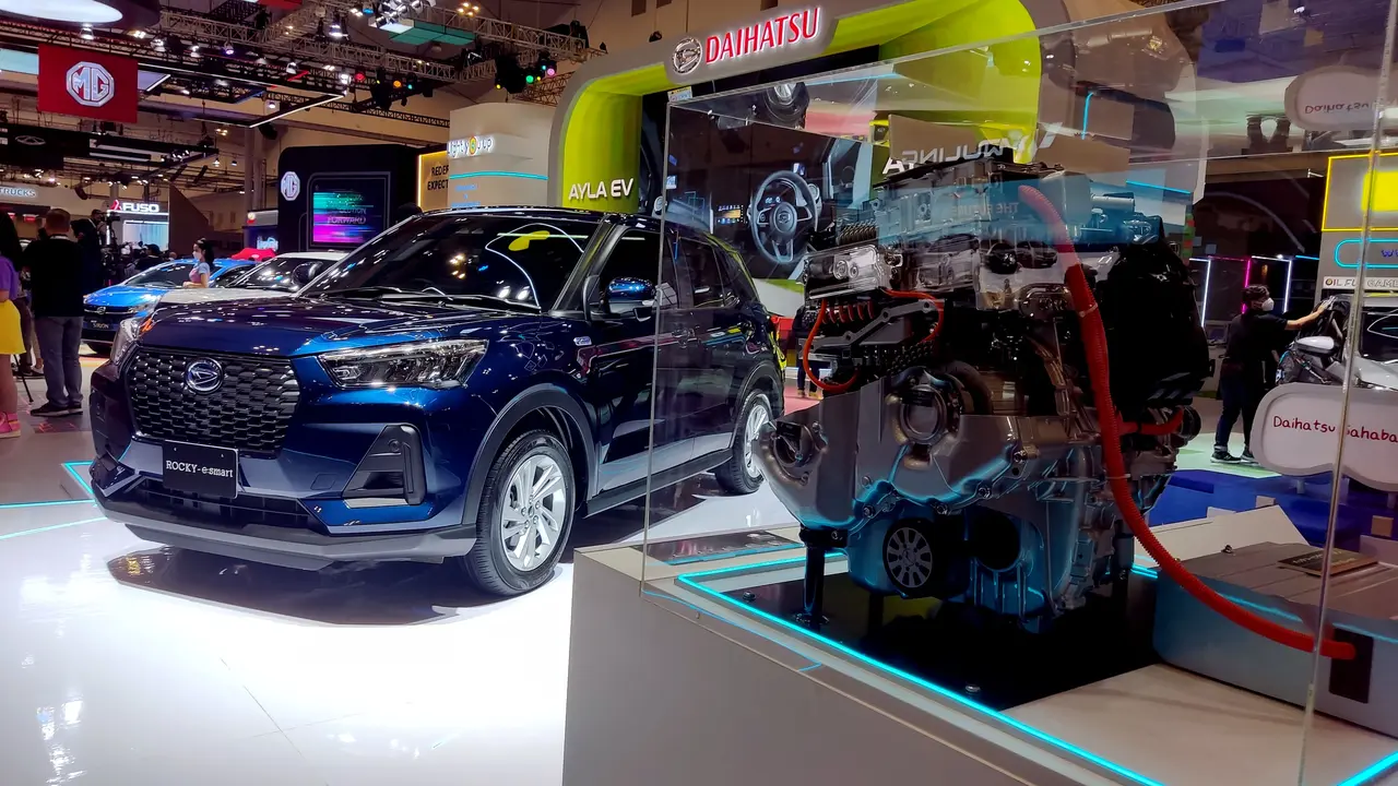 Daihatsu Rocky e-Smart Hybrid
